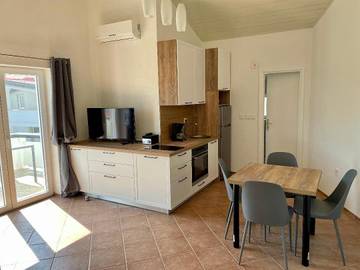 Ferienwohnung für 4 Personen, mit Garten und Balkon in Dalmatien