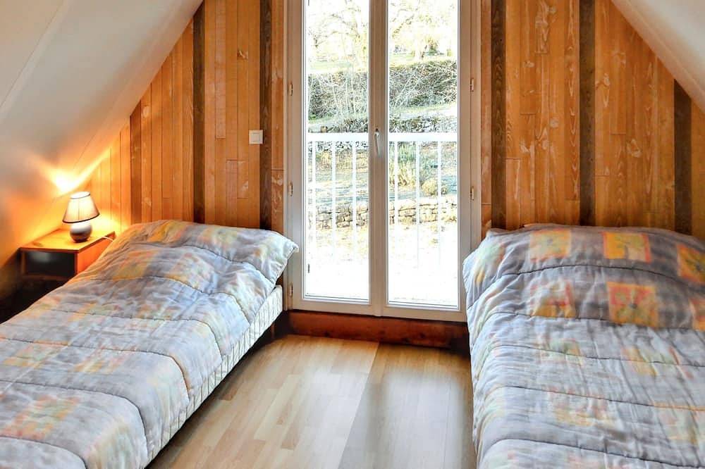 Homerez - Charming Villa in Loubressac with Private Pool in Loubressac, Massif Central