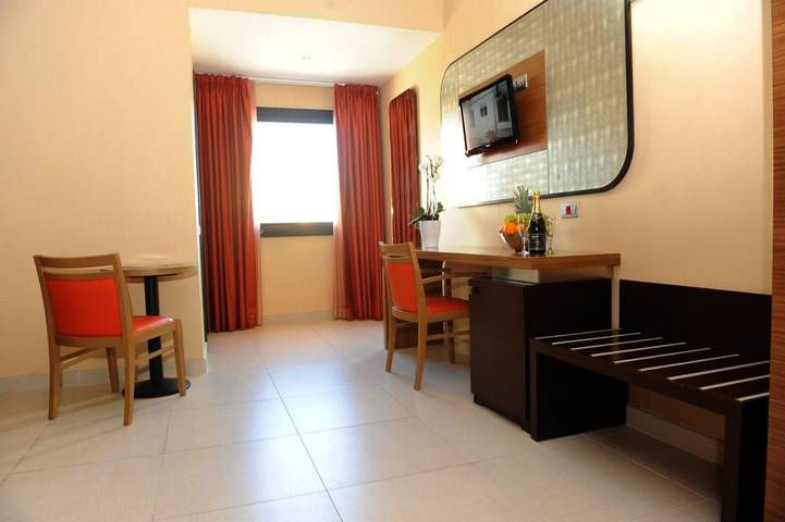 Hôtel pour 3 personnes, avec jardin dans Cassino - 4