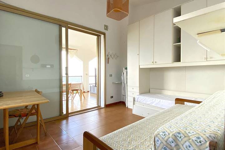 Ganze Wohnung, Small apartment with direct access to the sea in Tertenia, Ogliastra Provinz