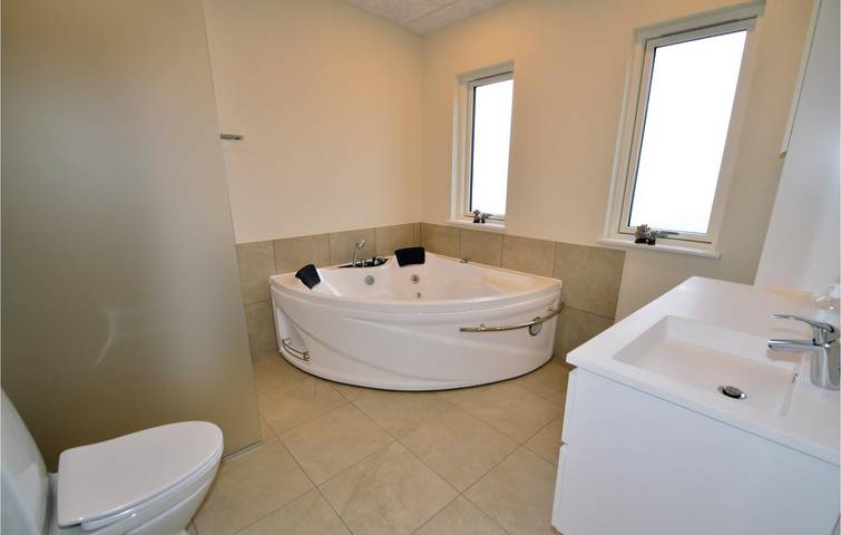 Location de vacances pour 6 personnes, avec terrasse ainsi que jardin et jacuzzi, animaux acceptés dans Viborg - 4