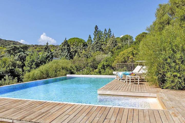Villa pour 9 personnes, avec jardin ainsi que terrasse et jacuzzi dans Eden Rock
