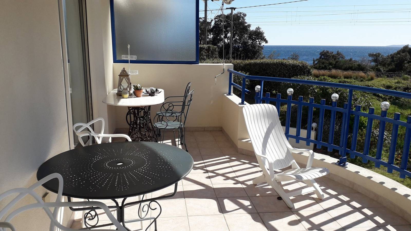 Appartement entier, Cosy 40 m², 4 pers. vue mer, 100 m de la plage, Wifi, 2 terrasses in Saint-Raphaël, Massif de l'Esterel