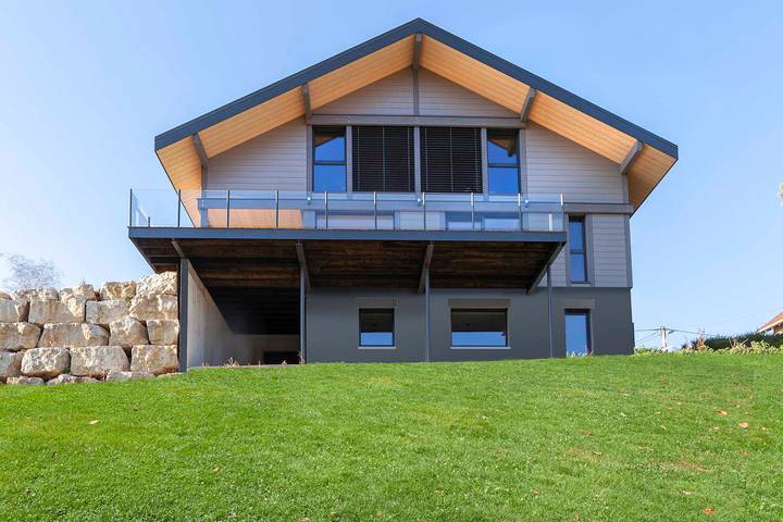 Gîte pour 4 personnes, avec terrasse et piscine à Arçon