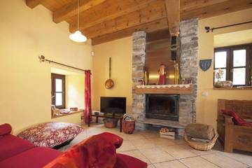 Gîte pour 6 personnes, avec jardin dans Les Vignères