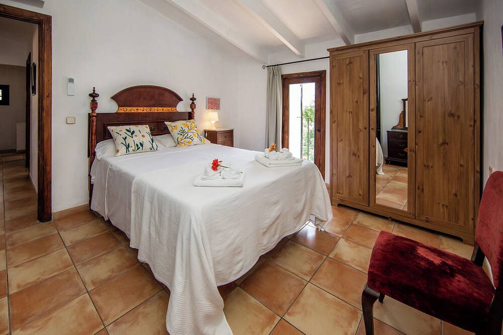 Charming rural house with pool, A/C and panoramic views. Special offer in Puig de Santa Magdalena, Inca
