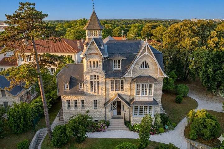 Villa pour 14 personnes, avec balcon et jardin à Royan