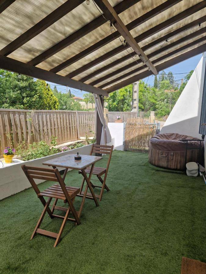 Gîte pour 2 personnes, avec jacuzzi et terrasse, animaux acceptés à Saint-Pargoire - 2