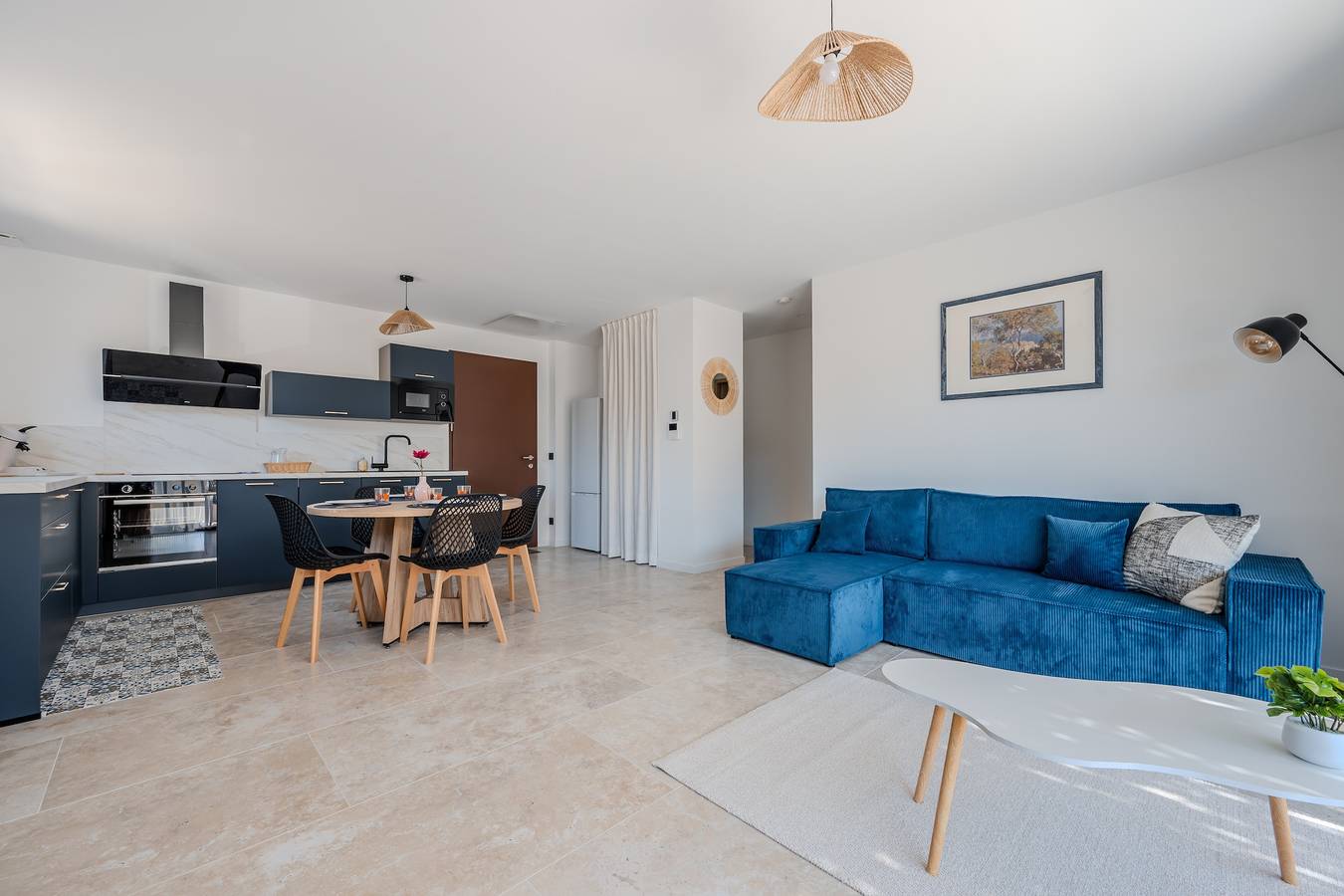 Apartamento entero, Apartamento de vacaciones para 4 personas con terraza in Taillades, Parque natural regional del Luberon