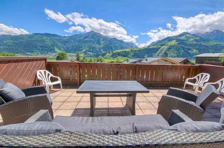 Ferienwohnung für 8 Personen, mit Terrasse und Pool in Piesendorf