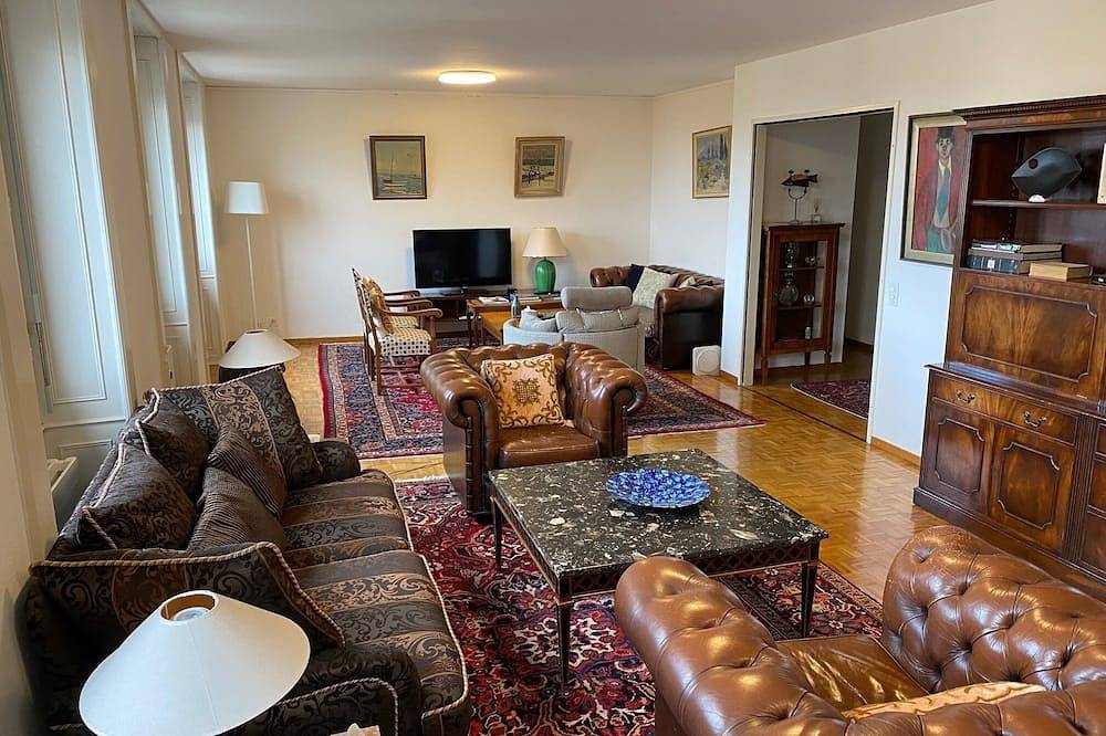 Entire apartment, Geneve-Centre, Lake view, Splendid and large apartment. in Champel, Genève