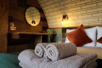 Glamping for 6 People in Powys, Mid-Wales, Photo 3