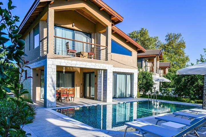 Villa for 4 people, with pool and garden as well as terrace in Fethiye