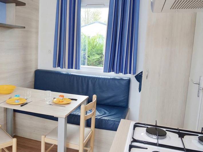 Mobil home pour 4 personnes, avec bassin pour enfant et terrasse dans Plage De La Paree Du Jonc - 4