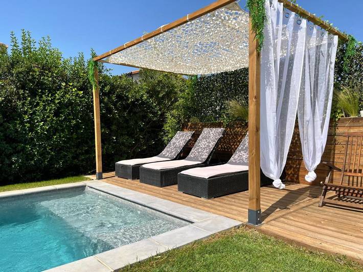 Villa für 8 Personen, mit Ausblick und Garten sowie Pool - 1