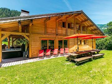 Location de vacances pour 15 personnes, avec jacuzzi et terrasse à Chatel