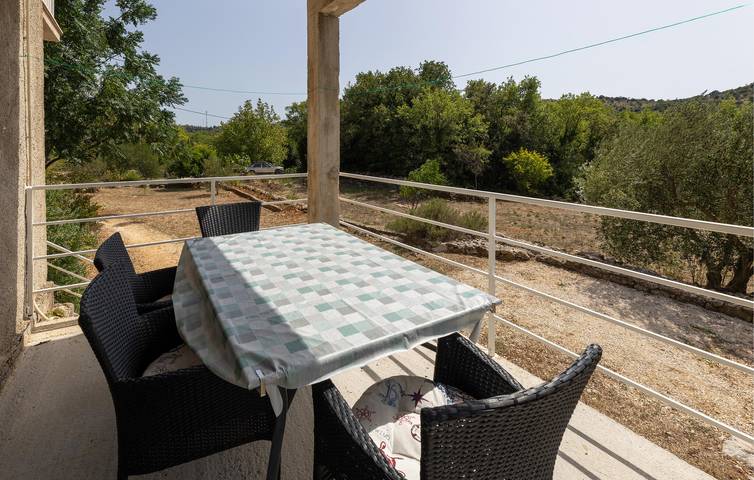 Ganze Ferienwohnung, Charmante 2-Zimmer-Wohnung mit Terrasse, in Küstennähe und mit WLAN in Dubrovnik-Neretva
