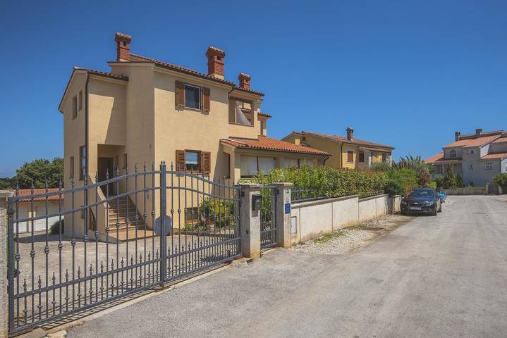 Ferienwohnung für 3 Personen, mit Balkon und Garten, kinderfreundlich in Medulin - 2