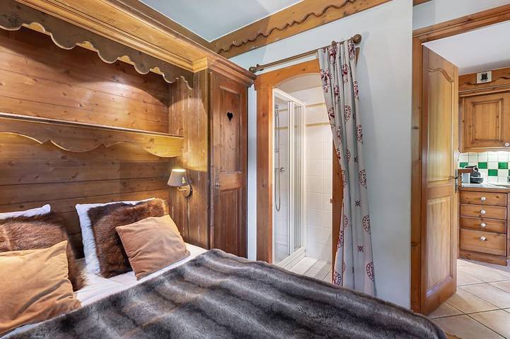 Ganze Wohnung, Ski-in Apartment mit Poolzugang und überdachtem Parkplatz in Meribel Village, Courchevel