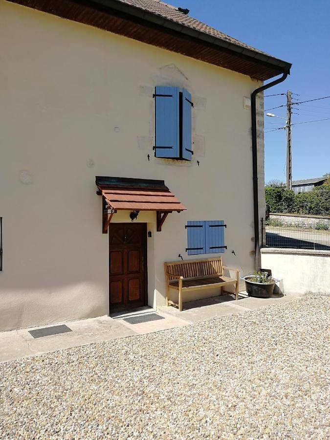 Appartement entier, Studio à la campagne dans corps de ferme rénovée in Chancey, Haute-Saône