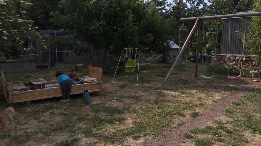 Location de vacances pour 7 personnes, avec vue et jardin à Gluiras - 2