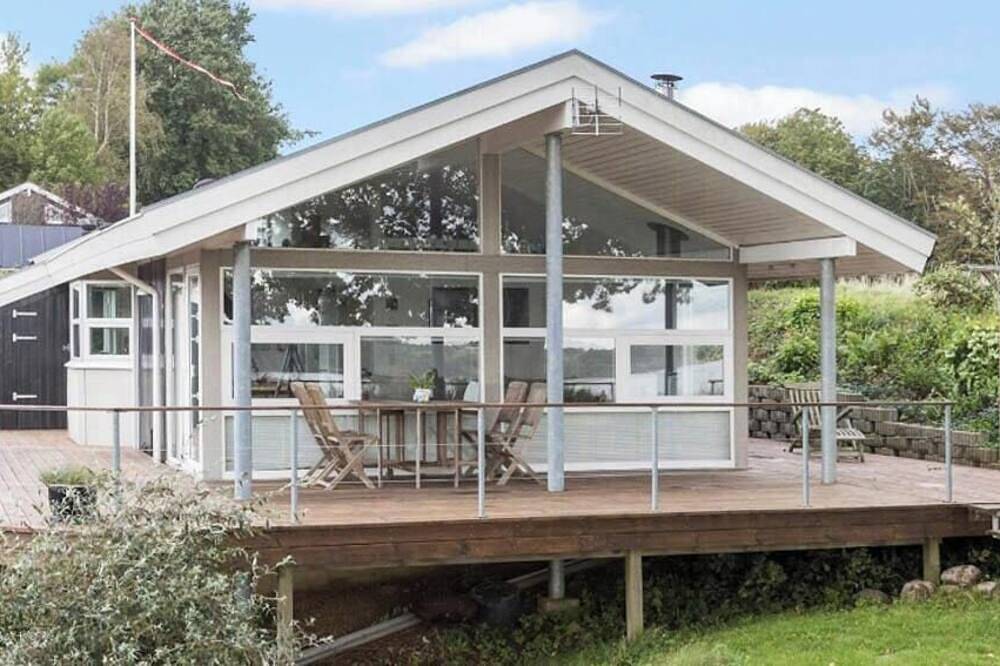 Cottage by Kolding Fjord with panoramic view in Kolding, Lillebælt