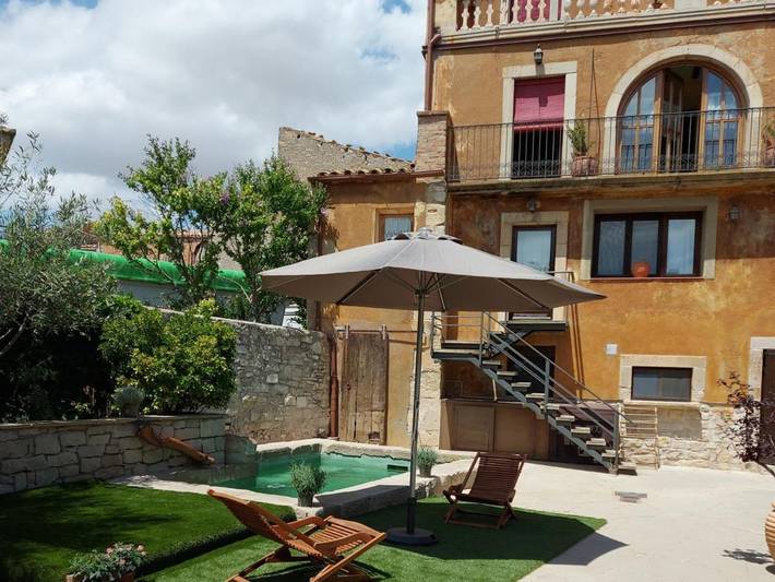 Casa rural con piscina para 20 personas, con terraza además de piscina y jardín en Urgel - 2