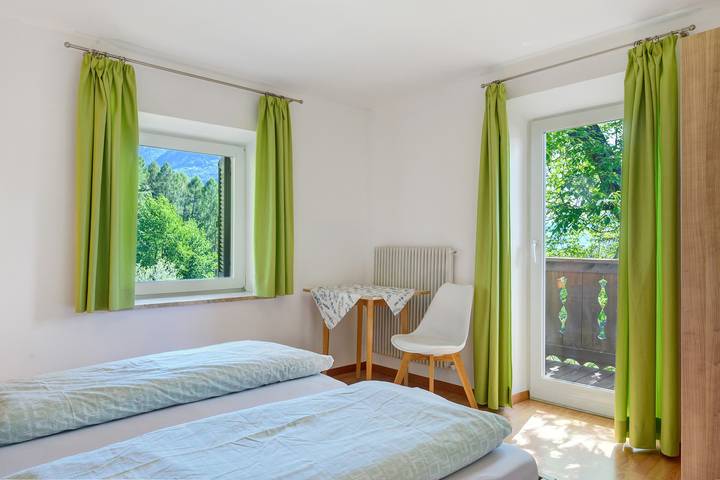 Room "Rienznerhof Weinberg No. 2" with Mountain View, Shared Terrace, Garden in Gleno, Montan