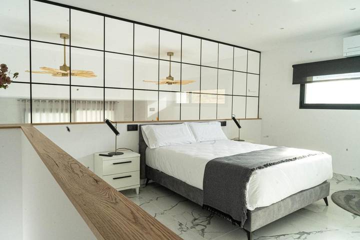 Casa rural para 17 personas, con jardín además de terraza y piscina en Urda - 3