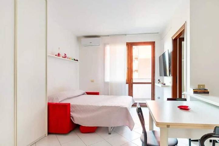 Ganze Wohnung, Self check-in 24h | Free parking | Malpensa Mxp | Direct train to Rho Fiera in Gallarate, Varese Provinz
