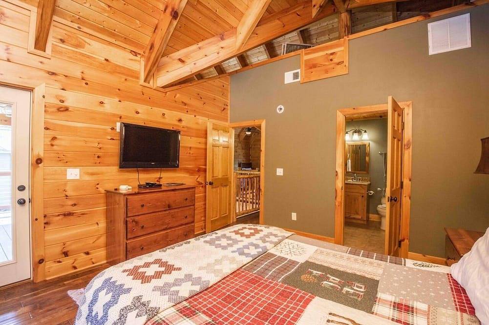 Riverfront Premium Cabin in La Romieu, Gers