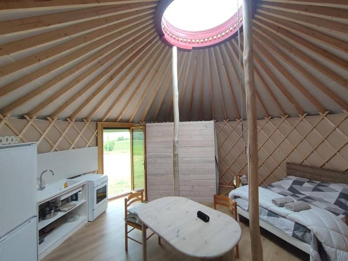 Tente pour 4 personnes, avec terrasse ainsi que vue et jardin en Gironde - 4