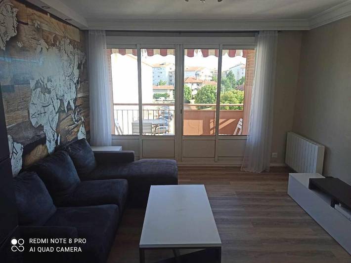Gîte pour 4 personnes, avec vue et jardin à Bron