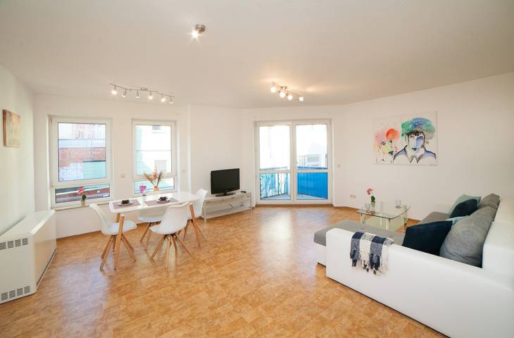 Ganze Wohnung, Ferienwohnung Haas mit Balkon und Wi-Fi in Lauda-Königshofen, Stuttgart Region