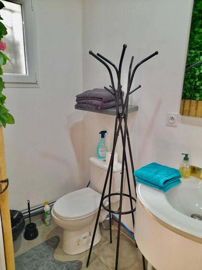 Gîte pour 2 personnes, avec vue et terrasse dans Montlegun - 4