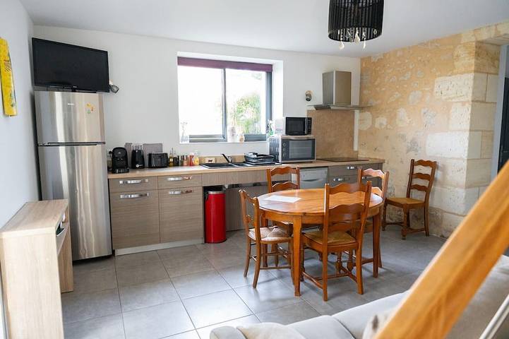 Location de vacances pour 7 personnes, avec piscine et jardin à Saint-Caprais-de-Bordeaux