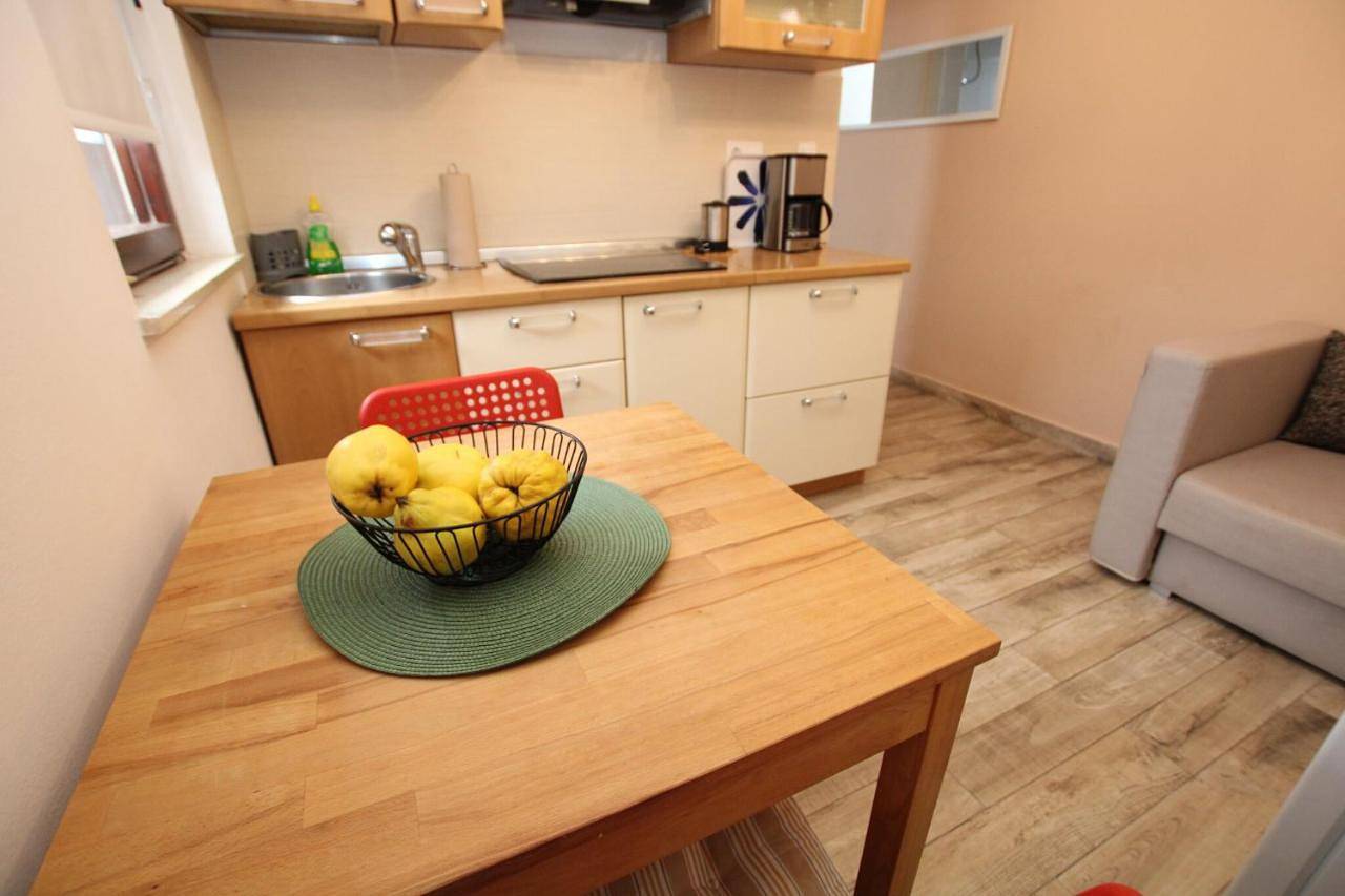 Ganze Wohnung, One-Bedroom Apartment with Garden View in Poreč, Grad Poreč