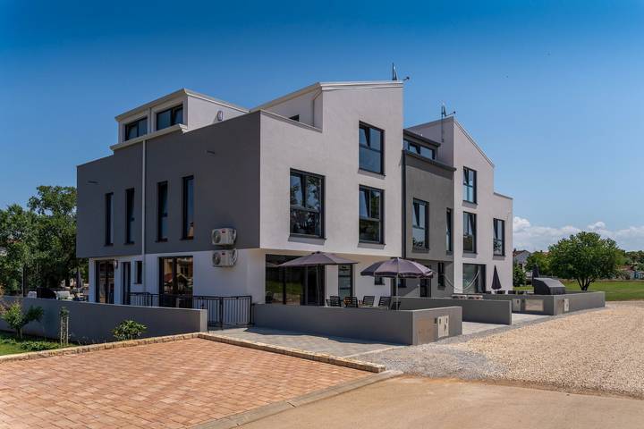 Ferienhaus für 8 Personen, mit Balkon und Terrasse in Funtana - 4