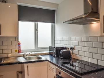 Holiday Rental for 4 People in Huddersfield, West Yorkshire, Photo 4