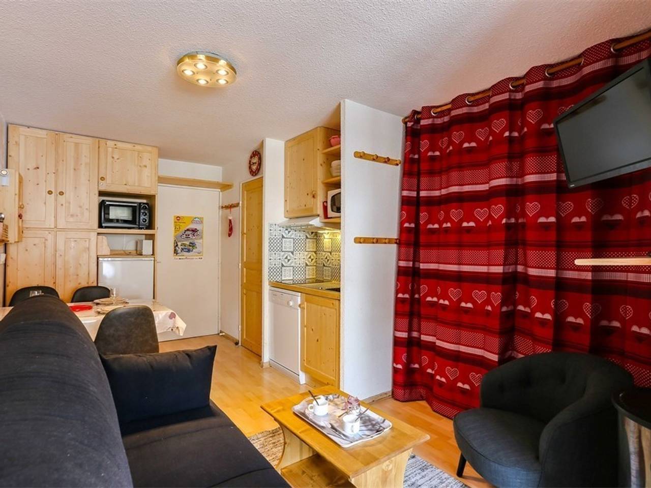 Ganze Wohnung, Gemütliche Wohnung in Val Thorens für 4 Personen mit Balkon, Bergblick und direktem Pistenzugang in Val Thorens, Les Trois Vallées