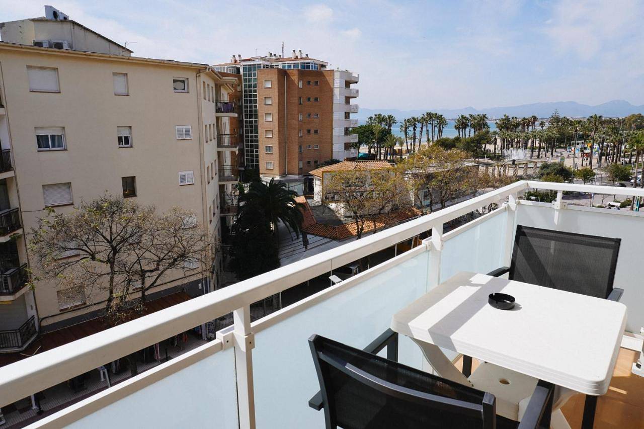 Deluxe Double Room with Side Sea View in Salou, Costa Dorada