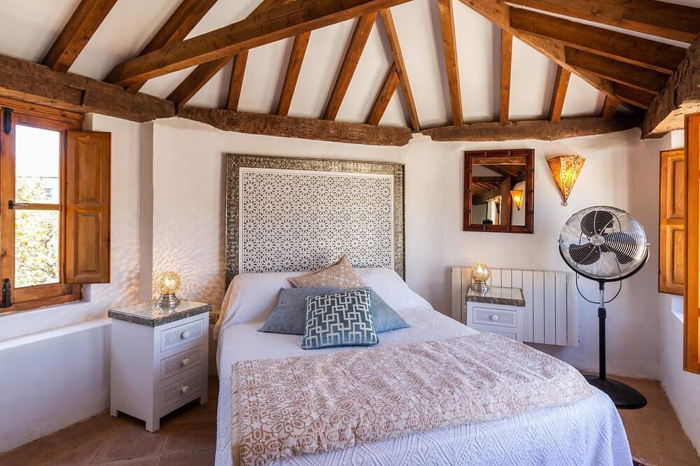 Molino de aceite reconvertido con piscina privada in Melegís, El Valle