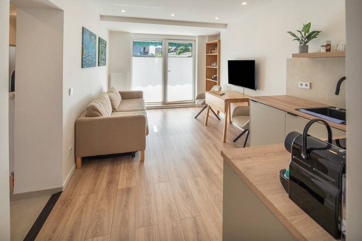 Ganze Wohnung, Apartment für 5 Personen mit Küche, Wlan und Terrasse in Dormagen, Rhein-Kreis Neuss