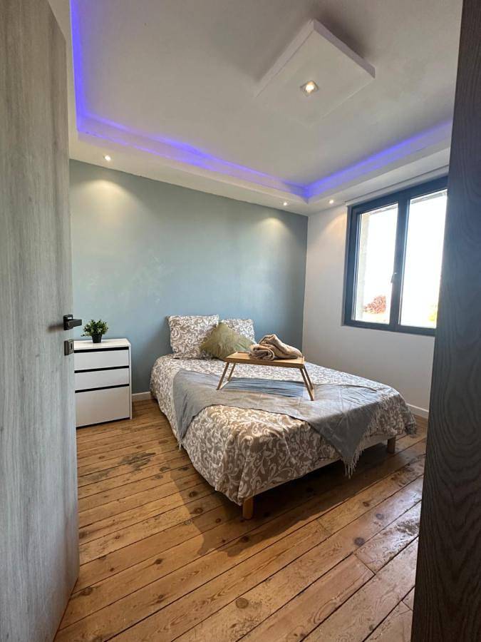 Three-Bedroom House in Maisdon-sur-Sèvre, Région de Nantes