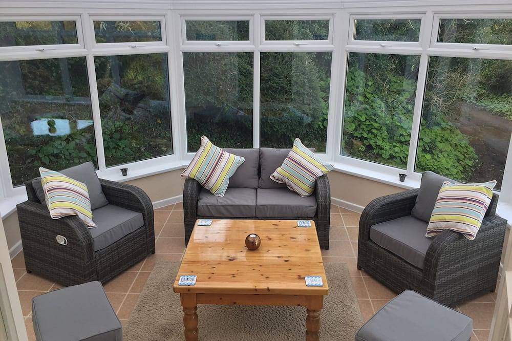 2 camas, mascotas, bañera de hidromasaje, jardín seguro con aparcamiento en Padstow, Cornualles in Padstow, Cornualles