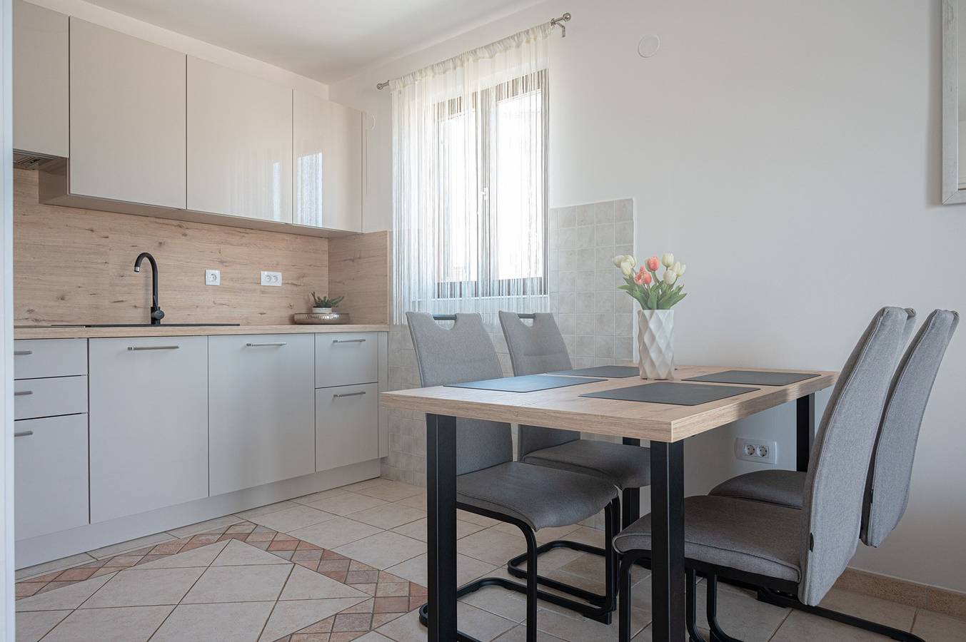 Hel lägenhet, Holiday apartment by the sea A1
 in Funtana, Vrsar-Funtana