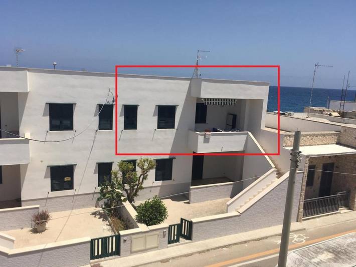 Appartamento per 5 persone, con terrazza e panorama, con animali domestici in Roca Vecchia