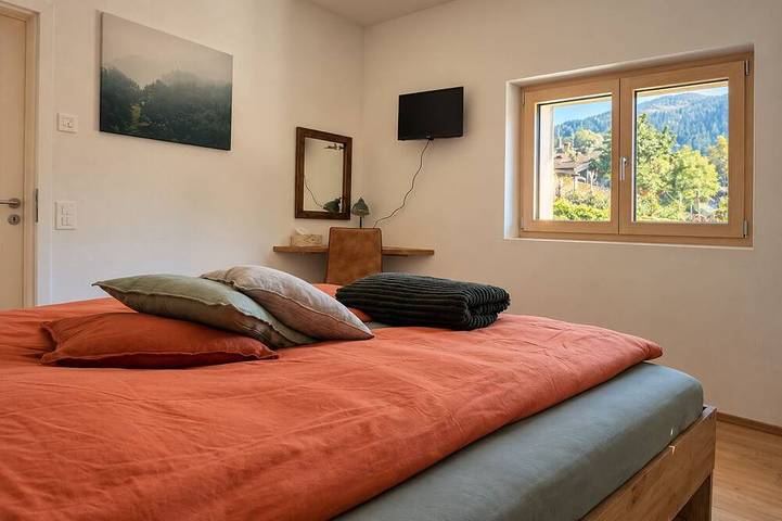 Loly House – Base Camp for Swiss Alpine Passes and Mountains in Airolo, Ticino
