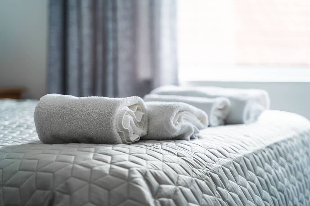 Entire apartment, Apartment Double Ensuite at Beachmount Holiday Apartments in Rhos on Sea, Conwy region