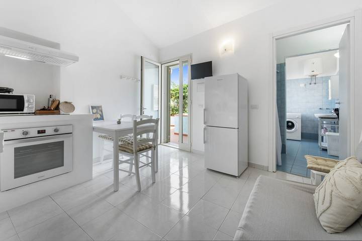 Casa Vacanze 'Istella - A' con Terrazza Privata in Sant'Anna Arresi, Sulcis Iglesiente